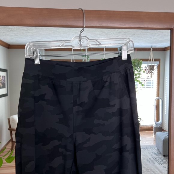 Lululemon Adapted State High-Rise
Jogger *Full Length 6 - Picture 9 of 13